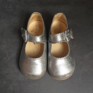 Toddler Silver Dress Shoes, size 7